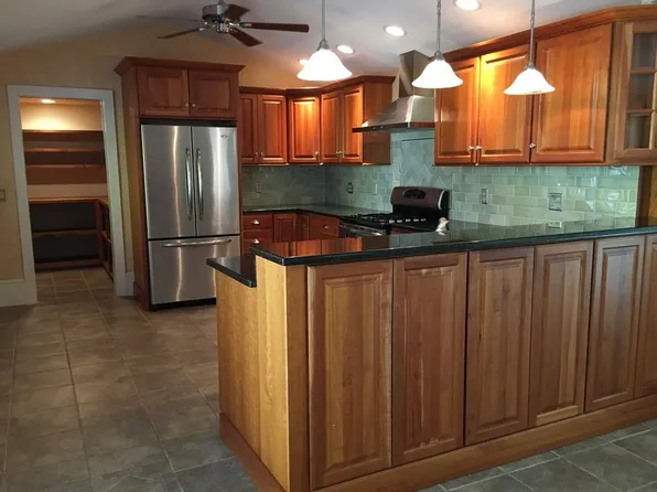 126 Hills Ferry Rd #1, Nashua, NH 03064