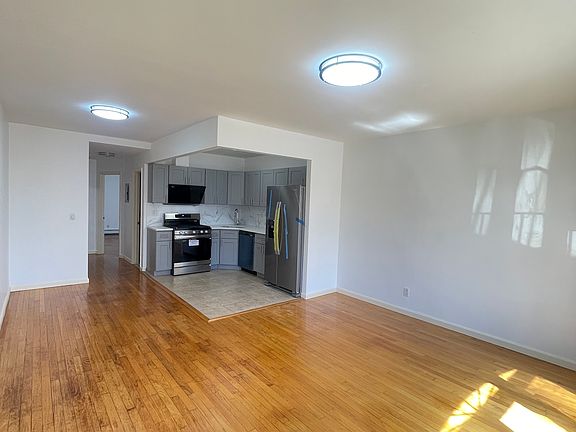 2nd image of 12511 20th Ave #1