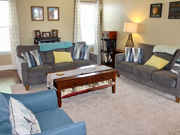 4th image of 4121 Langley Dr