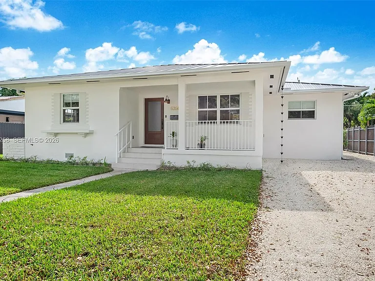 6356 SW 14th St — Photo 1