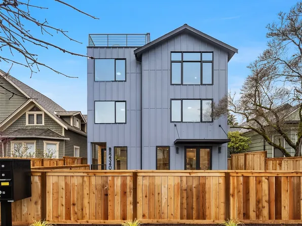 2340 N 64th Street #A, Seattle, WA 98103