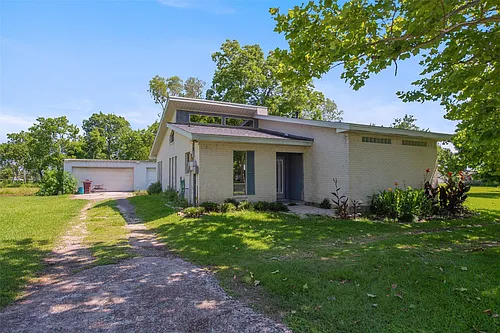 1208 Weyer St Photo 1