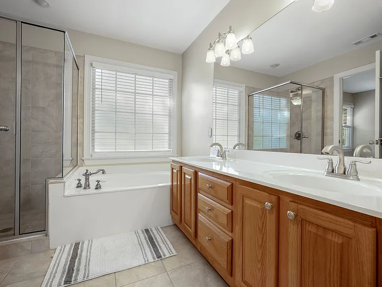 100 Spring Valley Ln — Photo 15