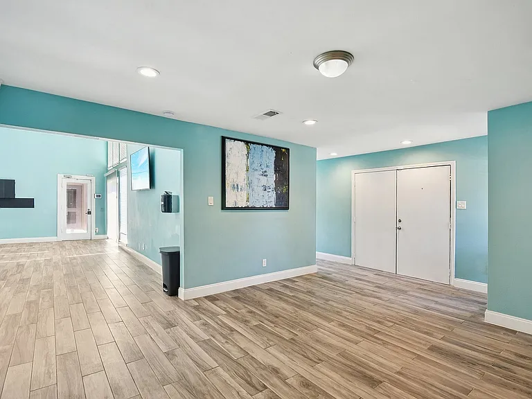 35-web-or-mls-Briar Forest Dr-1303-902