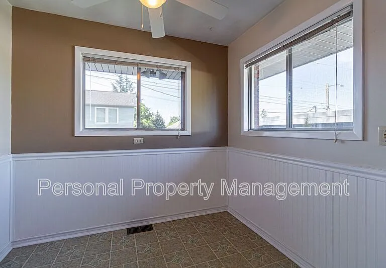 219 W 31st St — Photo 5