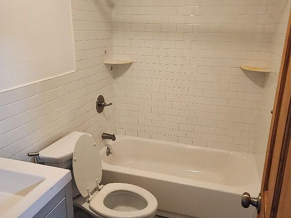 5th image of 3460 Cannon Pl APT 1