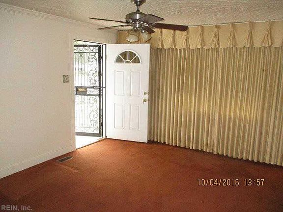 3rd image of 3710 Greenwood Dr
