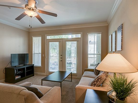 4th image of 7504 Kirby Dr #1622