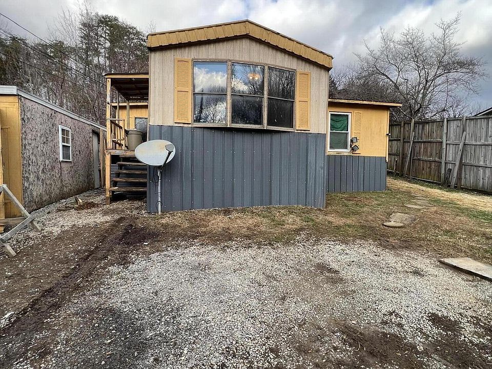 1st image of 120 Winchester Ct