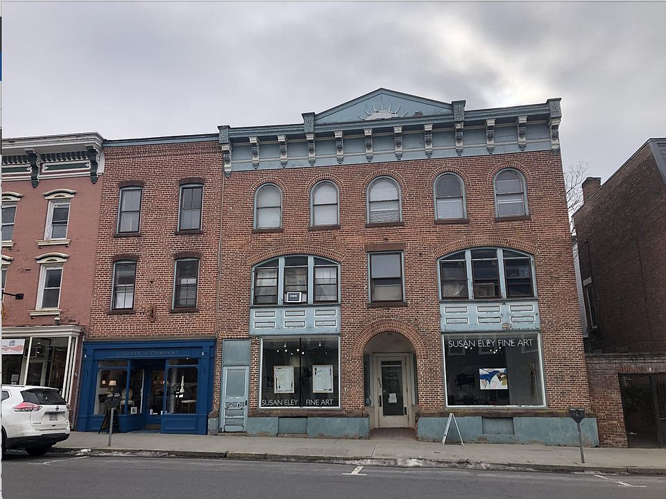 1st image of 433 Warren St #11