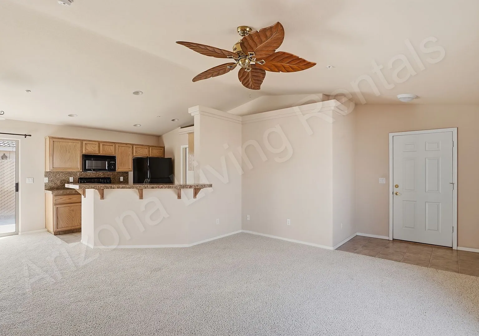 Southside Duplex With Fenced Yard — Photo 4