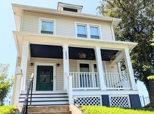 2233 R St SE, Washington, DC 20020