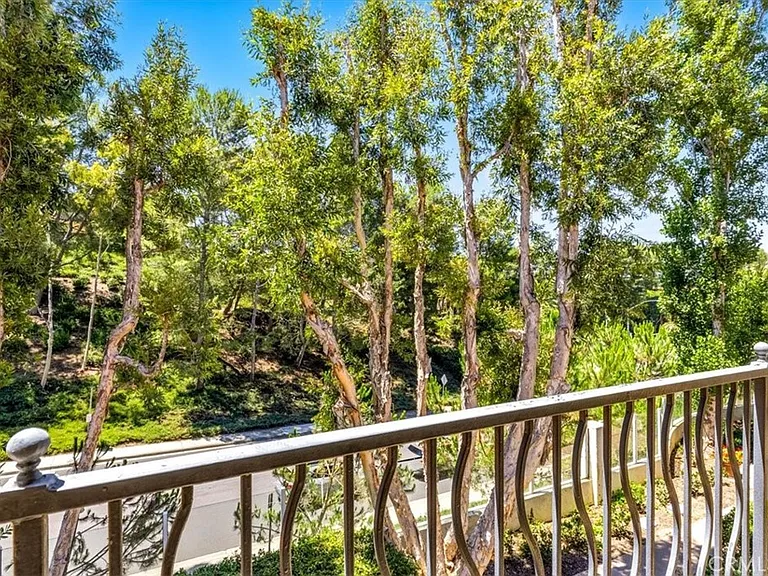 4 Veroli Ct — Photo 16