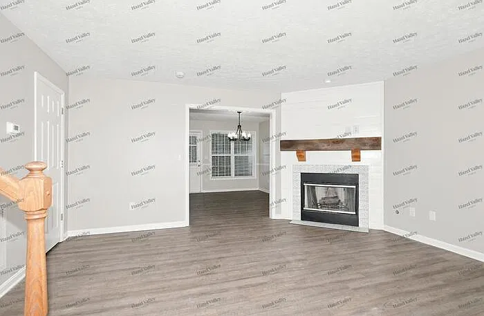 3 bed, 2.5 bath, 1528 sqft, $2,145 — Photo 4