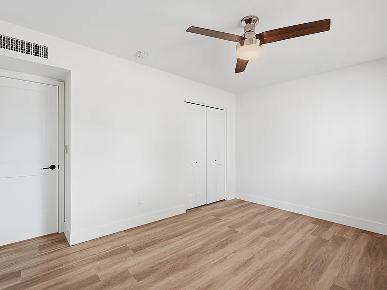 1034 E Hermosa Dr — Photo 15