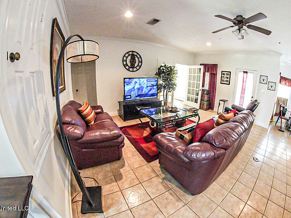 5th image of 18474 Robinwood Dr