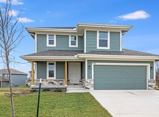 21714 Westover Rd, Peculiar, MO 64078