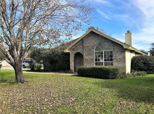 398 Rosewood Dr, Mary Esther, FL 32569
