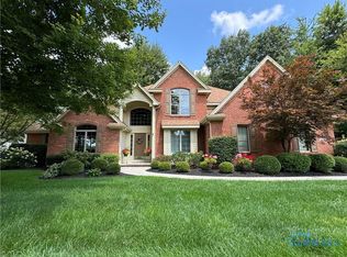 8954 Sand Ridge Dr, Holland, OH 43528