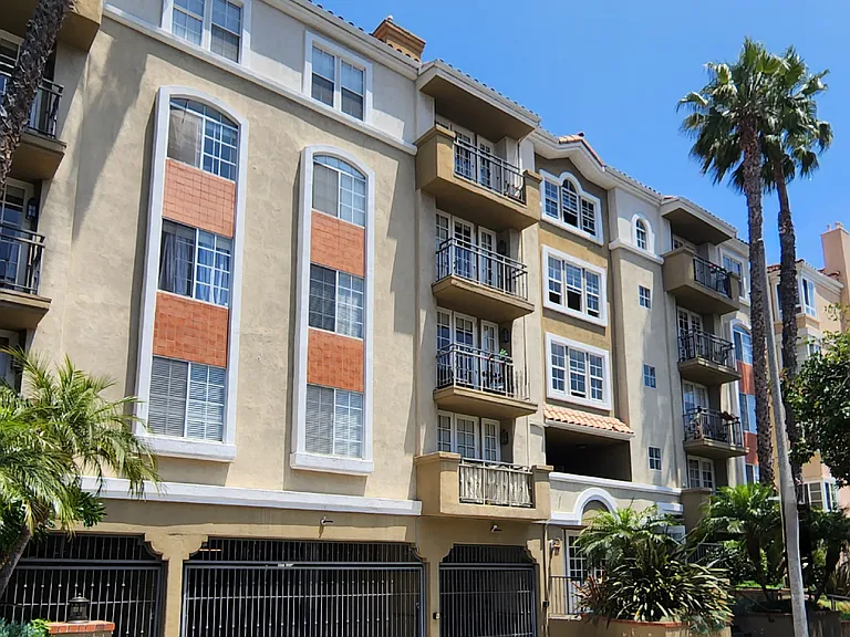 328 S Cloverdale Ave — Photo 1