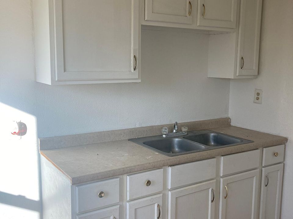 1st image of 1300 Franz Dr #B