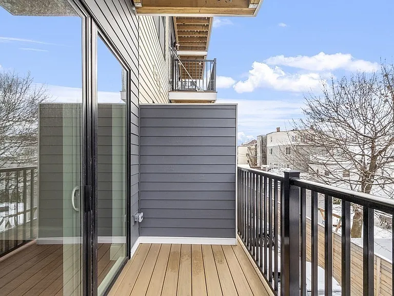 205 Maverick St #201 — Photo 25
