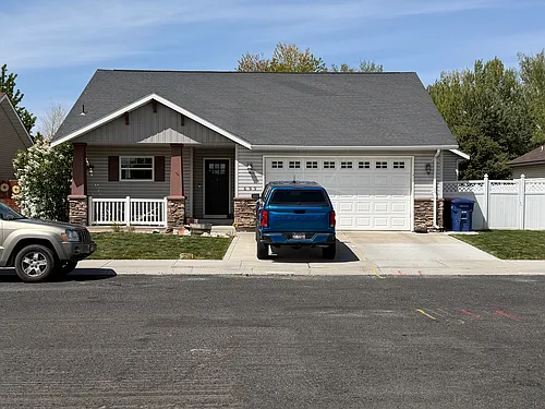 699 Creekside Way Photo 1