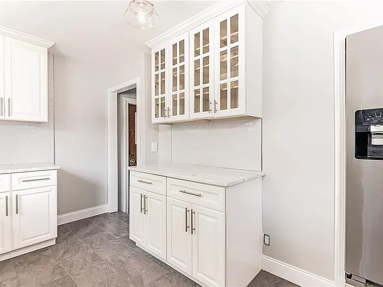 76 Crossland Rd — Photo 14