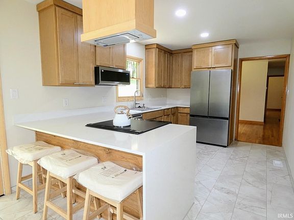 5th image of 1208 Woodsferry Rd