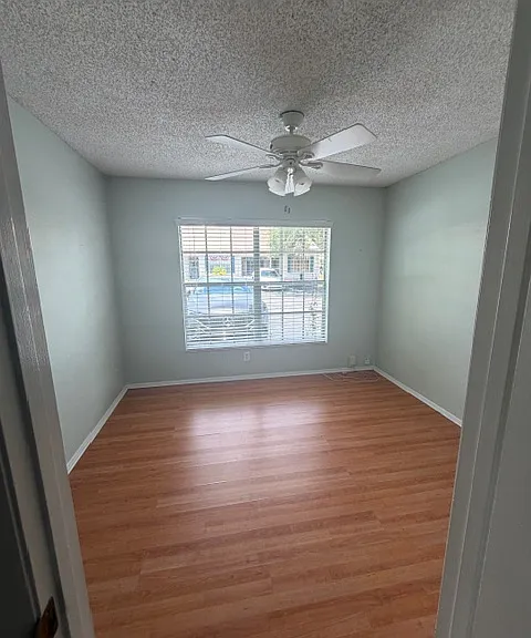 300 Kent Pl — Photo 4