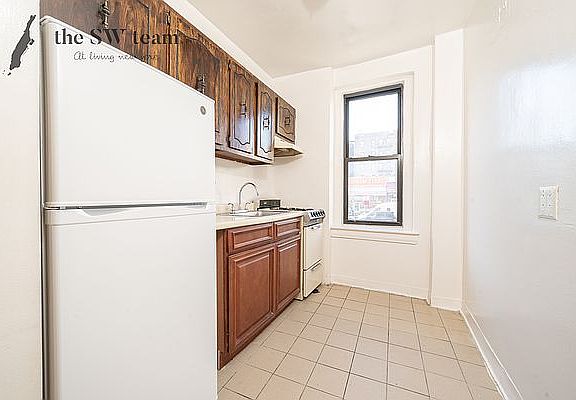 3rd image of 1224 Saint Nicholas Ave #1CC