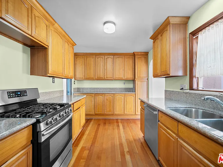609 Padilla St — Photo 11