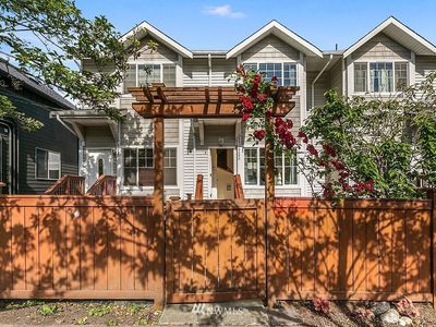 9242 C Interlake Ave N, Seattle, WA, 98103