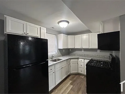4 bed, $2,800 — Photo 4