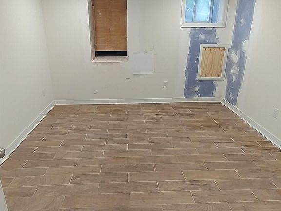 5th image of 1924 W Girard Ave #1