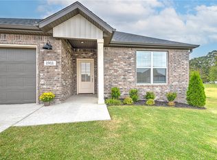 1911 Finnegan St, Bentonville, AR 72713