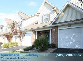 761 Royal Sunset Dr, Webster, NY 14580