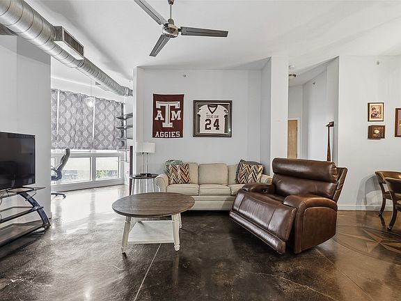 5th image of 201 W Lancaster Ave Unit 313