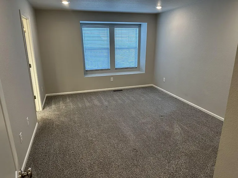 2948 Distant Rock Ave — Photo 10