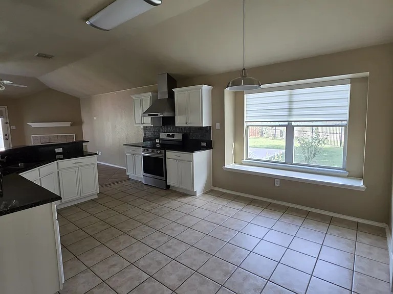 12112 Lamington Dr — Photo 6