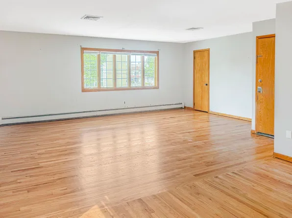 734 Kennedy Boulevard image 1 of 10