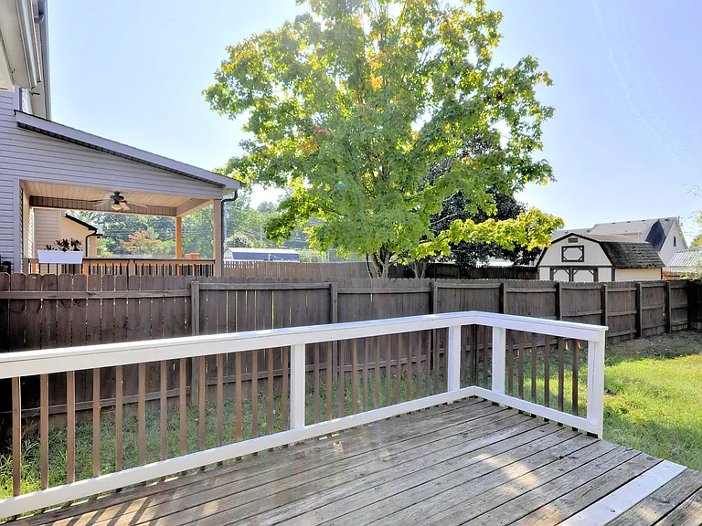 404 Leslie Wood Dr — Photo 50