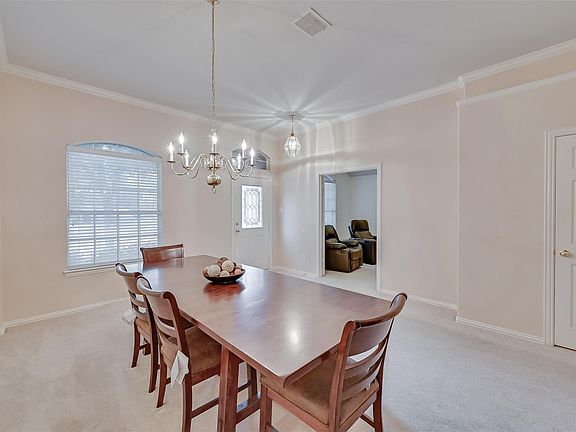 3rd image of 709 San Antonio Trl