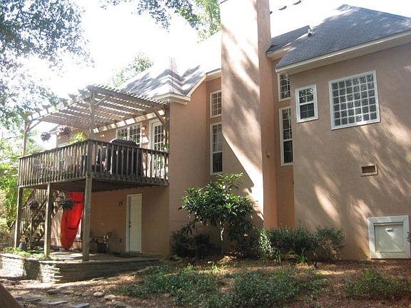 3rd image of 527 Oak Brook Dr