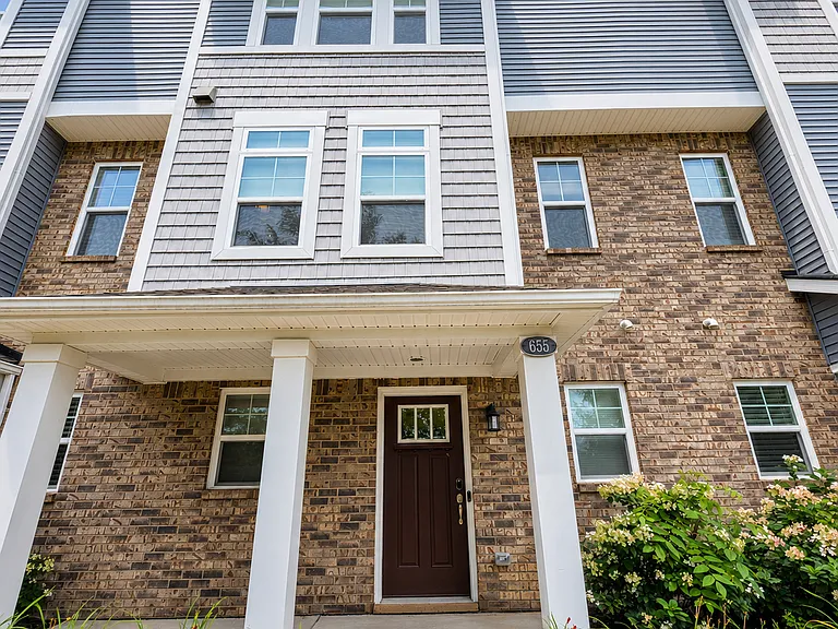 655 Jenny Way — Photo 13
