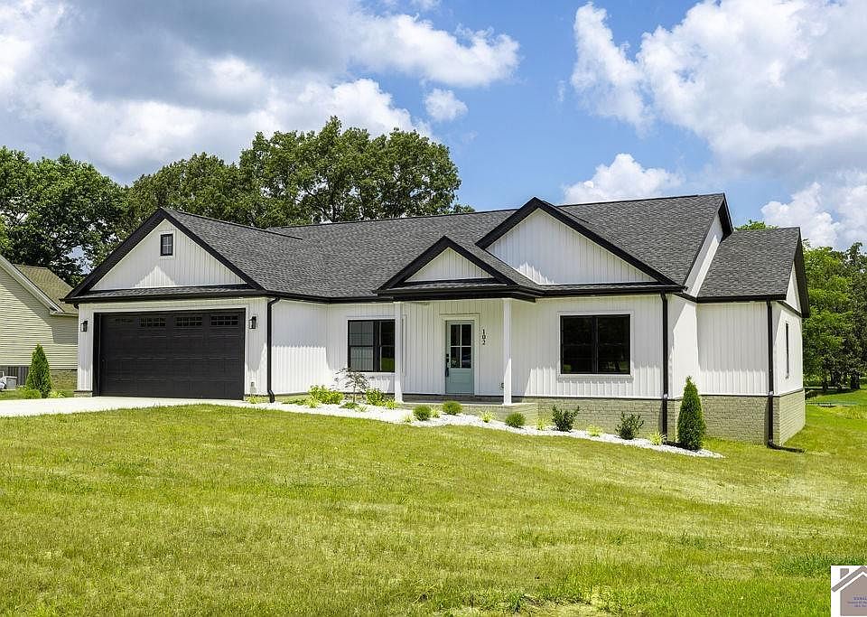 1st image of 102 Ironwood Dr