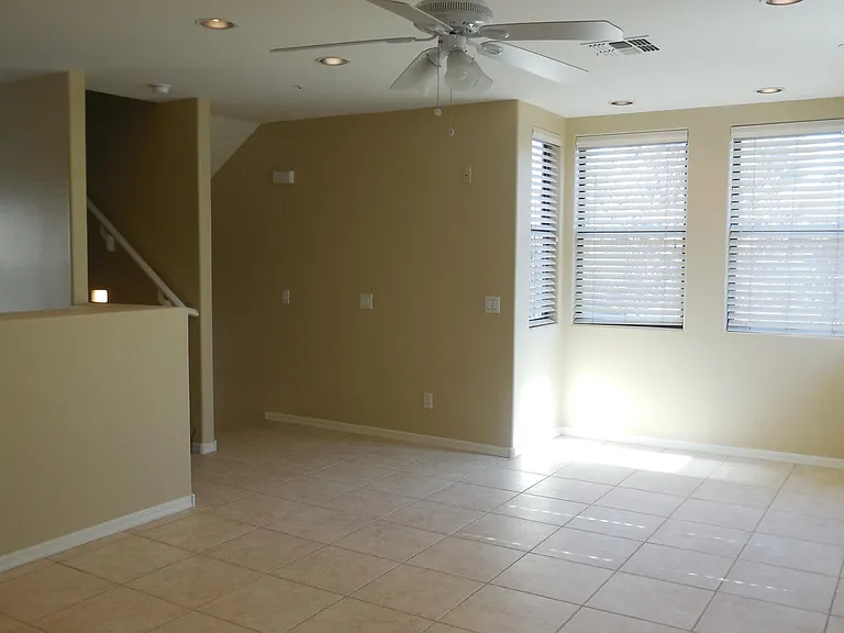 746 S Beck Ave — Photo 6