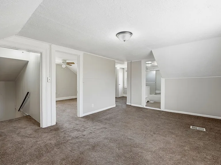 1301 E Muir Ave — Photo 20