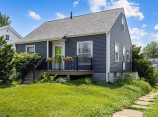 331 36th St NE, Cedar Rapids, IA 52402