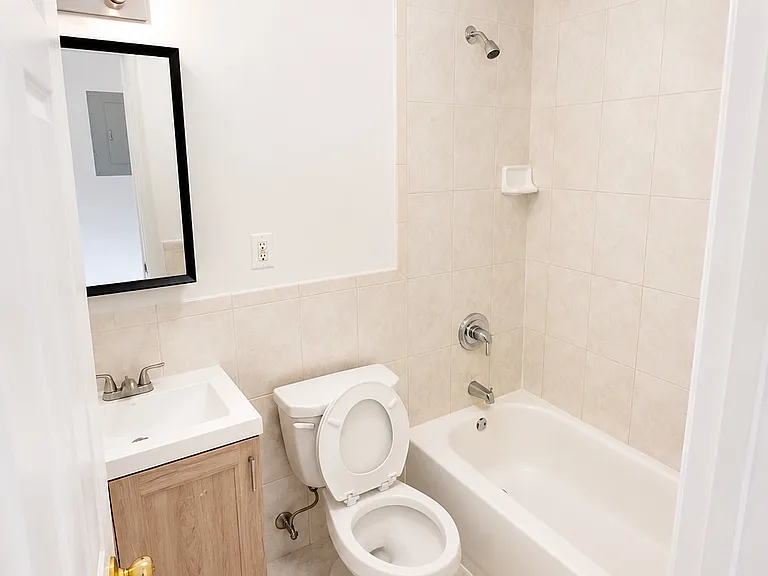 242 Prentiss Ave #2 — Photo 6